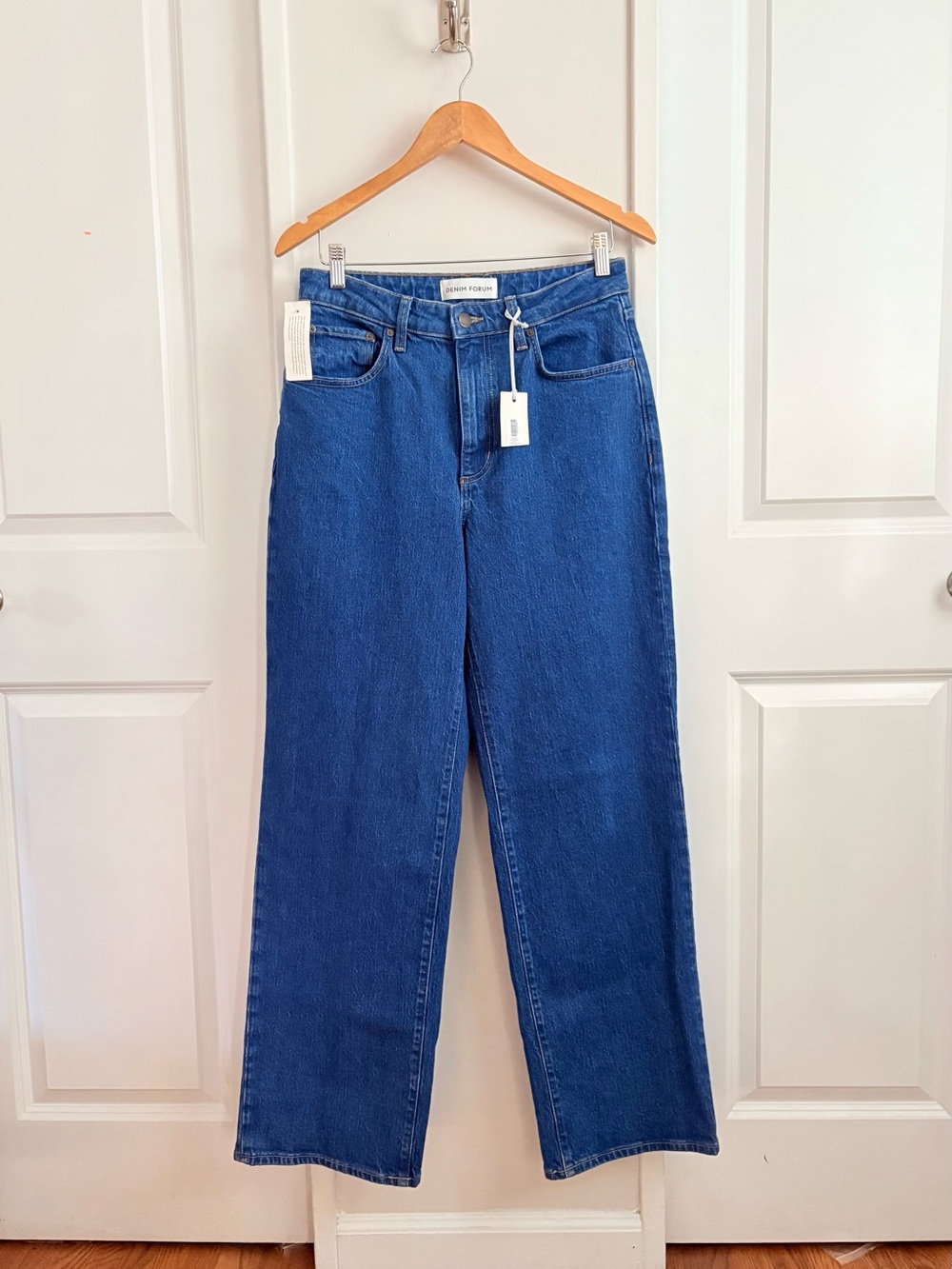 NWT Aritzia Denim Forum Remy Curve-Fit Wide Jeans 29